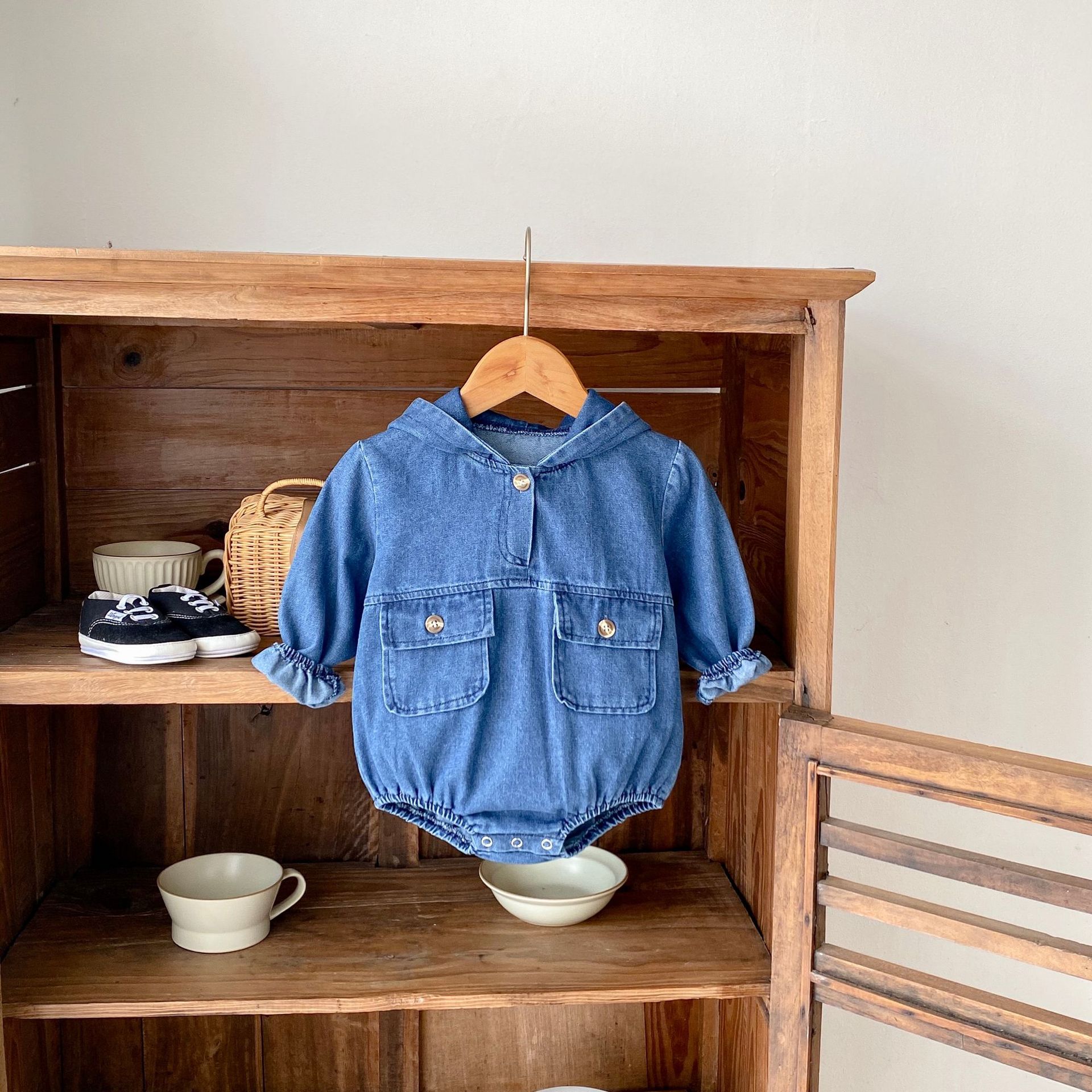 Ins 2024 autumn clothing for infants, young children, boys girls, denim style, hooded, double pocket, long sleeved,_voghion.com