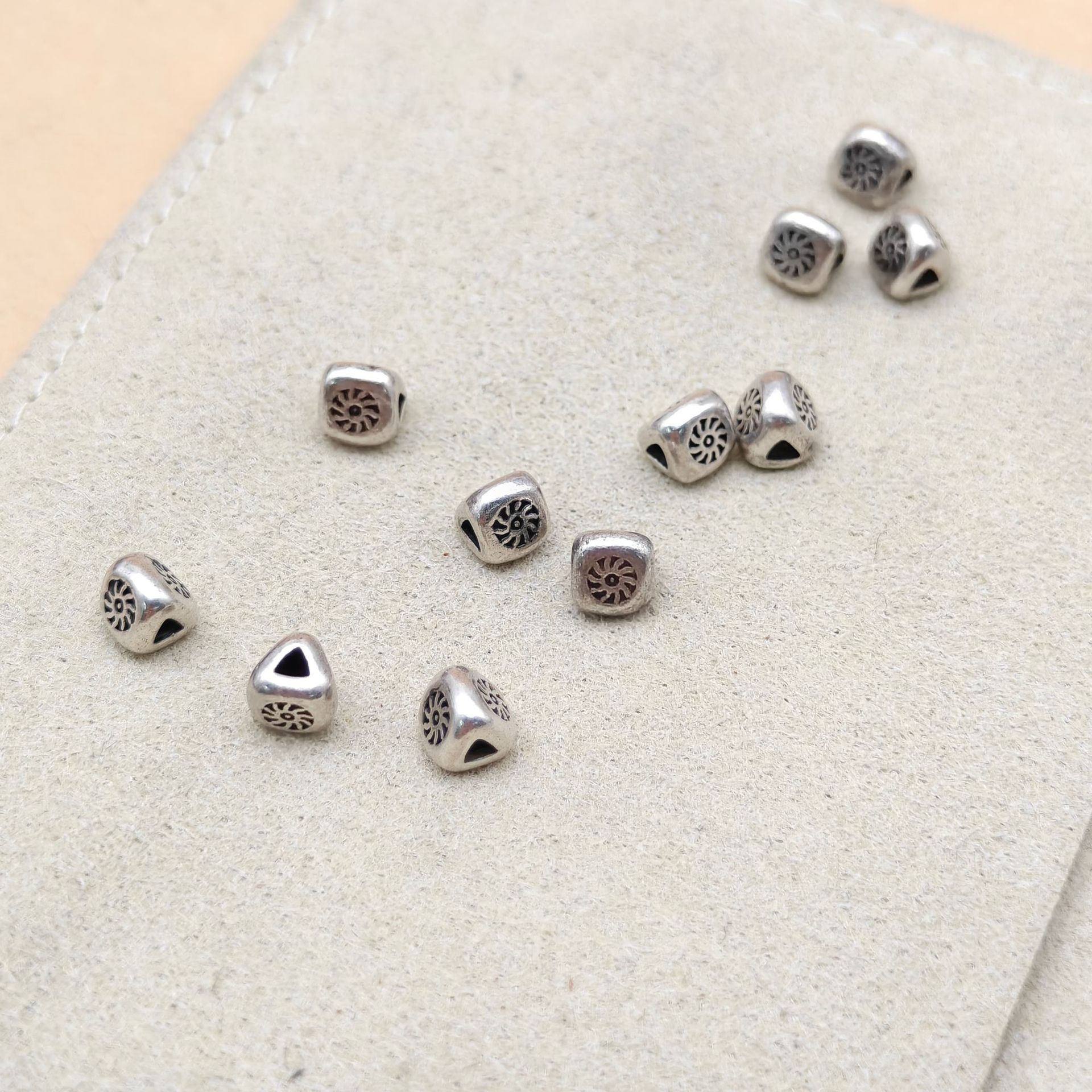 Thai silver fish pattern triangular loose beads DIY handmade woven bracelet fish bone spacer beads handmade beading S925 silver accessories