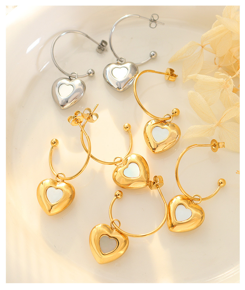 Women's Retro Heart Shape Titanium Steel Earrings Plating Zircon Stainless Steel Earrings display picture 3