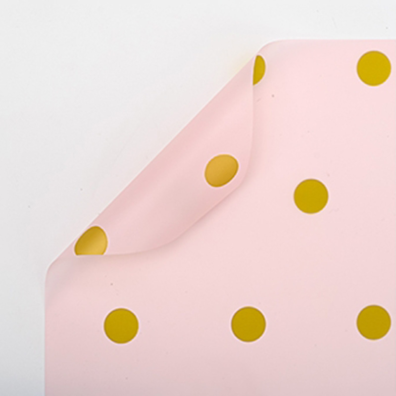 Papel de flores de película de caramelo de lunares FCL Floristería al por mayor Material de embalaje floral impermeable Papel de embalaje de ramo de flores