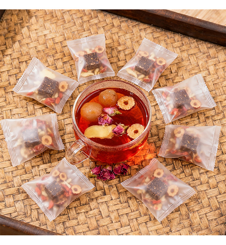 Rose Longan Ginger Jujube Tea Gui Yuan Jiang Zao Cha Gift Box 45g Cold Brewed Wedding Favor Tea in use