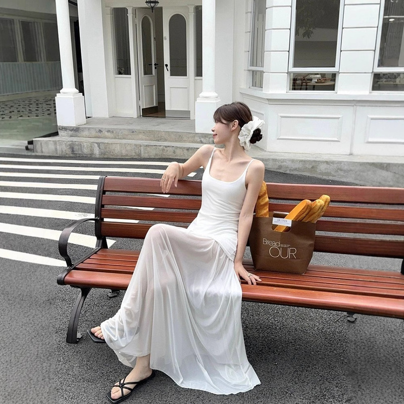 Design Sense Mesh Stitching Sling dress Women's Summer Niche Elegant Waist Long Dress Gentle Style White Dress Design Sense Mesh Stitching Sling dress Women's Summer Niche Elegant Waist Long Dress Gentle Style White Dress