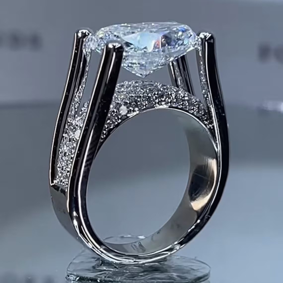 Cross-Border New Egg-Shaped High Carbon Diamond Engagement Ring Wedding Anniversary Eternal Heart Diamond Ring for Women