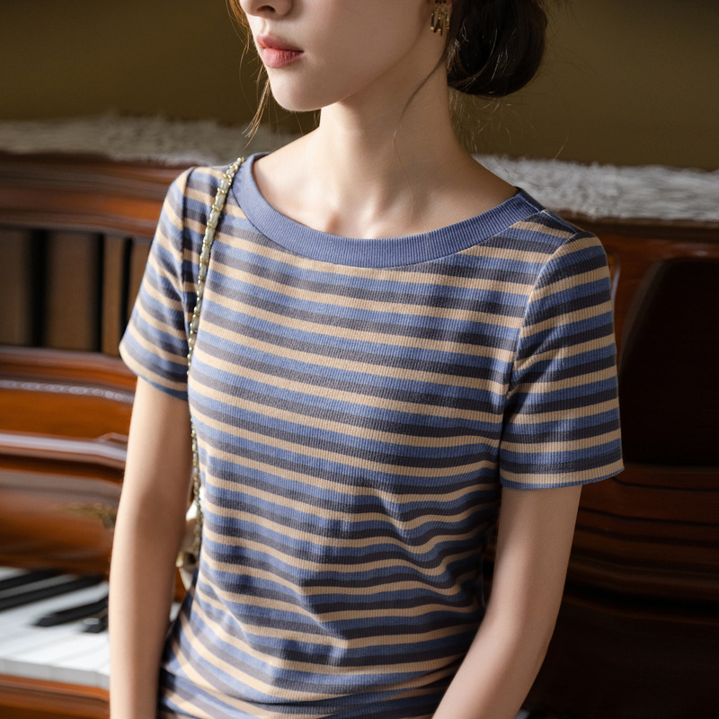 Camiseta de manga corta de las mujeres de verano 2023 nuevas mujeres de contraste color de rayas camiseta temperamento fuera del hombro superior de la cintura francesa