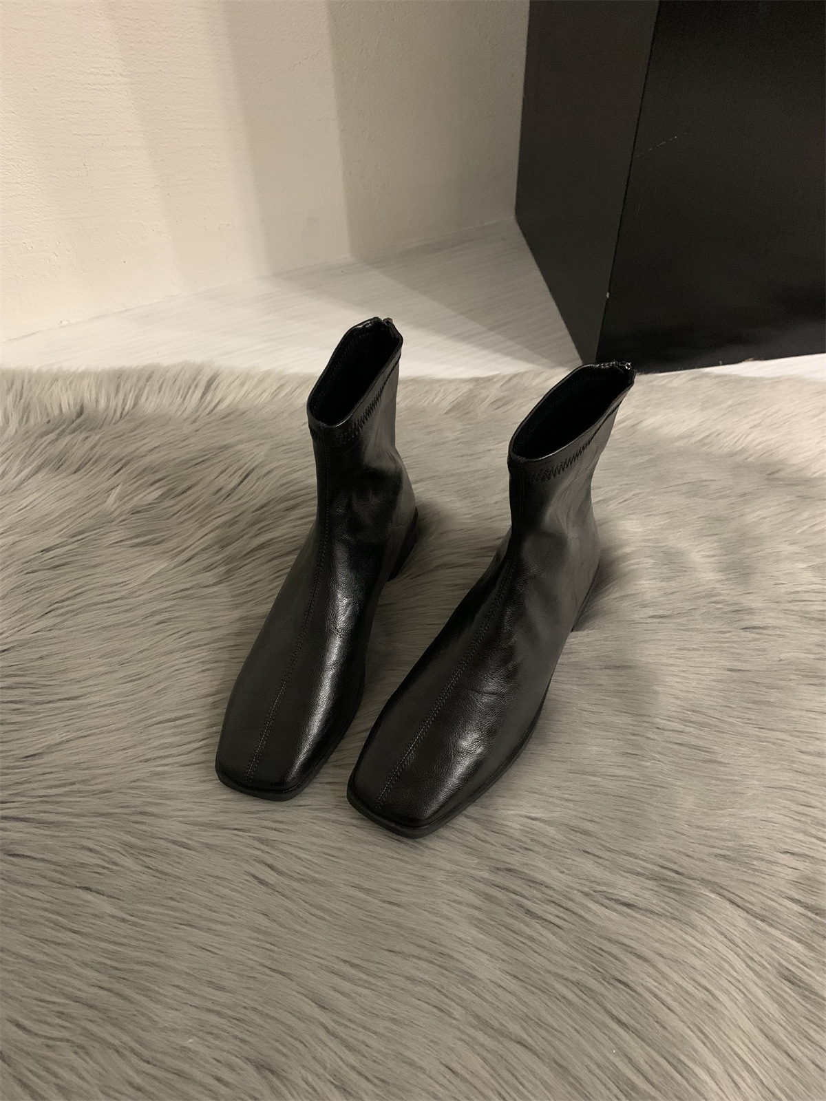 Minimalist Women's Soft Leather Square Toe Low Heel Knee Boots_voghion.com