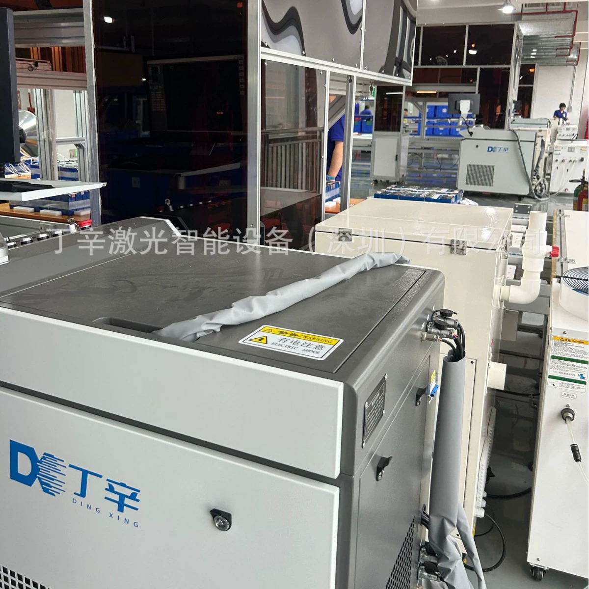 Dingxin Laser разрабатывает специальные линии производства аккумуляторных батарей для транспортных средств, оборудование для лазерной очистки и сварки и т.д.