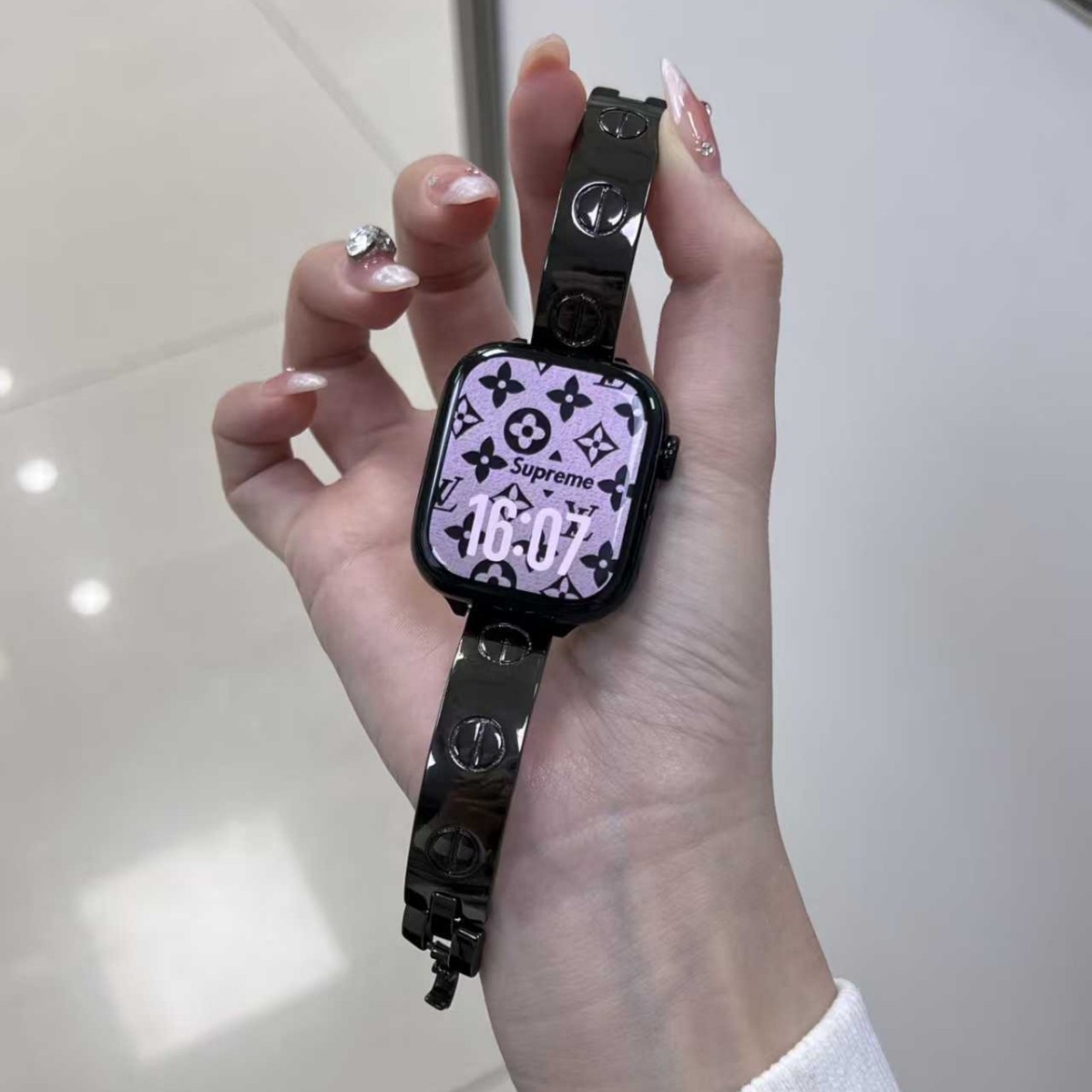 Suitable for Apple Watch S10 Generation Apple Female Iwatch9 One-Word High-End Metal Bracelet Summer