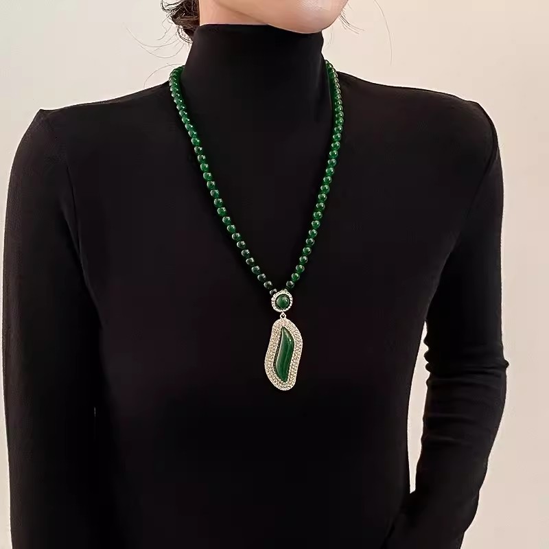 高級感のある緑の瑪瑙の毛のチェーンの大気の高級な長いタイプの国風のネックレスの女性のタイプの秋冬のペンダントのフリンジアクセサリー|undefined