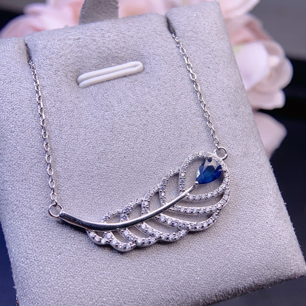 Sapphire pendant jade