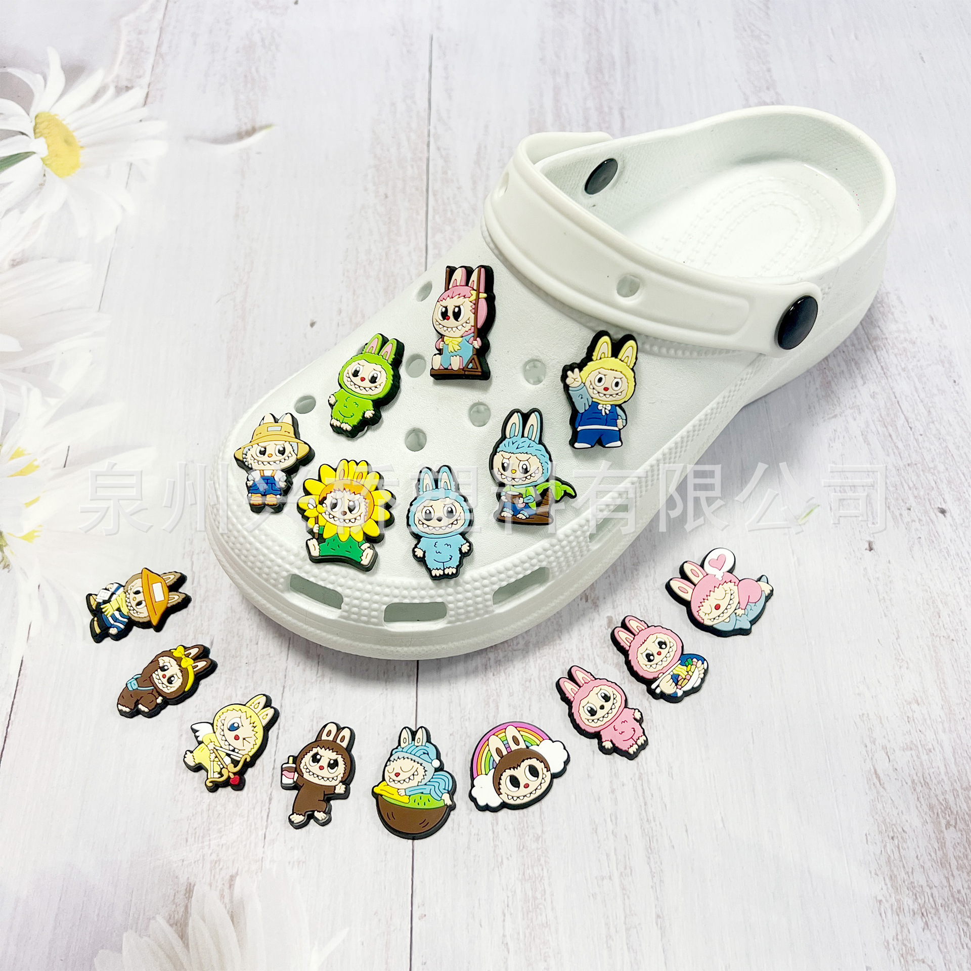 Labubu クロスボーダークロックス diy アクセサリーかわいい PVC ソフトゴム装飾バックル卸売クロックス靴アクセサリー