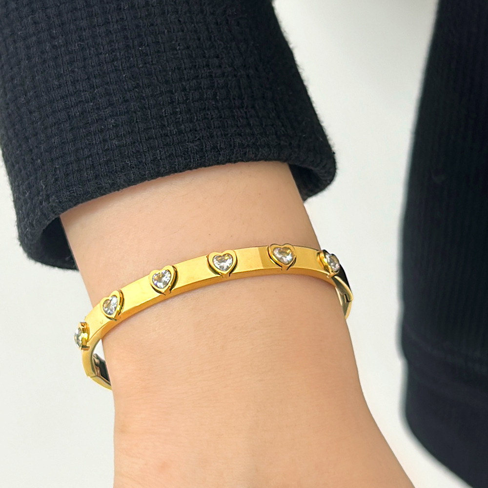 1 Piece Quantity Casual Simple Style Heart Shape 304 Stainless Steel Zircon Bangle In Bulk