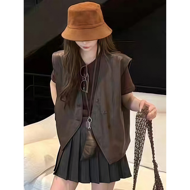 韩版时尚V领无袖PU皮马甲女2025秋季新款设计感叠穿坎肩马夹外套|undefined