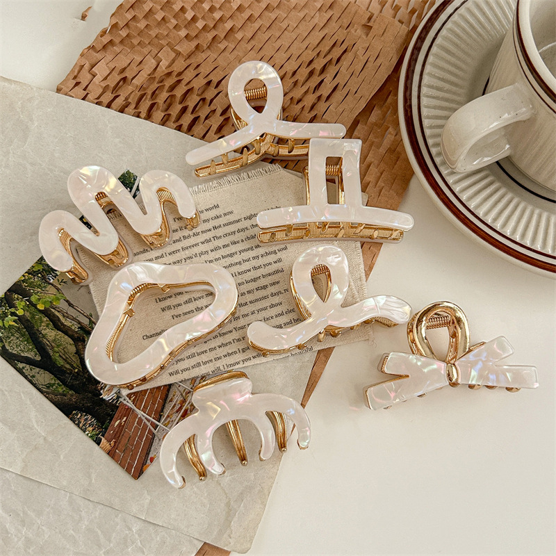 30g Weight Hair Claws Hair Accessories Type 1 Piece Quantity Daily Occasion PVC Material Geometric Pattern All Seasons Season Women's Gender Elegant, Simple Style Style Elegant Simple Style Women's Geometric PVC Hair Claws 1