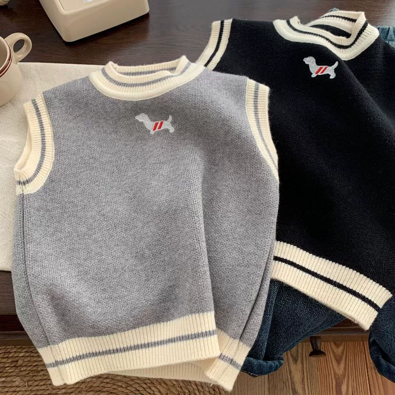 Дропшиппинг 2025: новые весенне-осенние детские свитера-жилеты в корейском стиле для мальчиков и девочек.