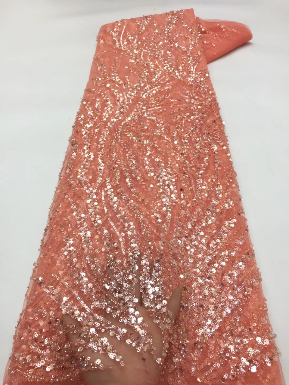 Tela de encaje de tubo de cuentas teñidas tela europea y americana irregular gran máquina bordado vestido de novia tela con cuentas JX1949