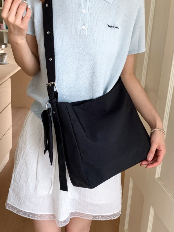 Bolsos para mujer 2025 nuevo bolso de color sólido de moda de moda Bolso de mensajero de un solo hombro de viaje casual de alta capacidad