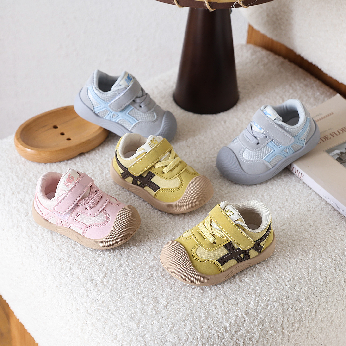 Baby Shoes 0~6 Years Old Sports Shoes Leather Anti-Kick Soft Sole Anti-Slip Boys Toddler Shoes Soft and Lightweight Women's Shoes