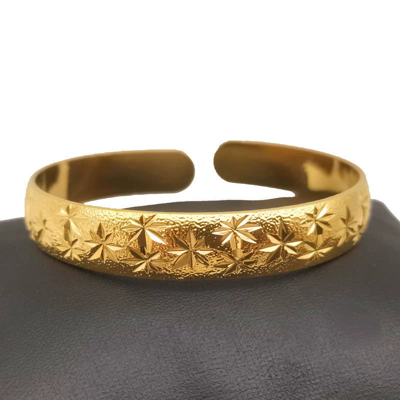 Fashionable modern brass women's bracelet - 10mm wide cuff with starburst engraving pattern