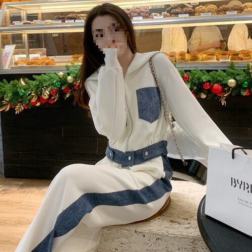 Beige white denim splicing casual sports suit for women's spring and autumn new two-piece set popular age-reducing preppy style
