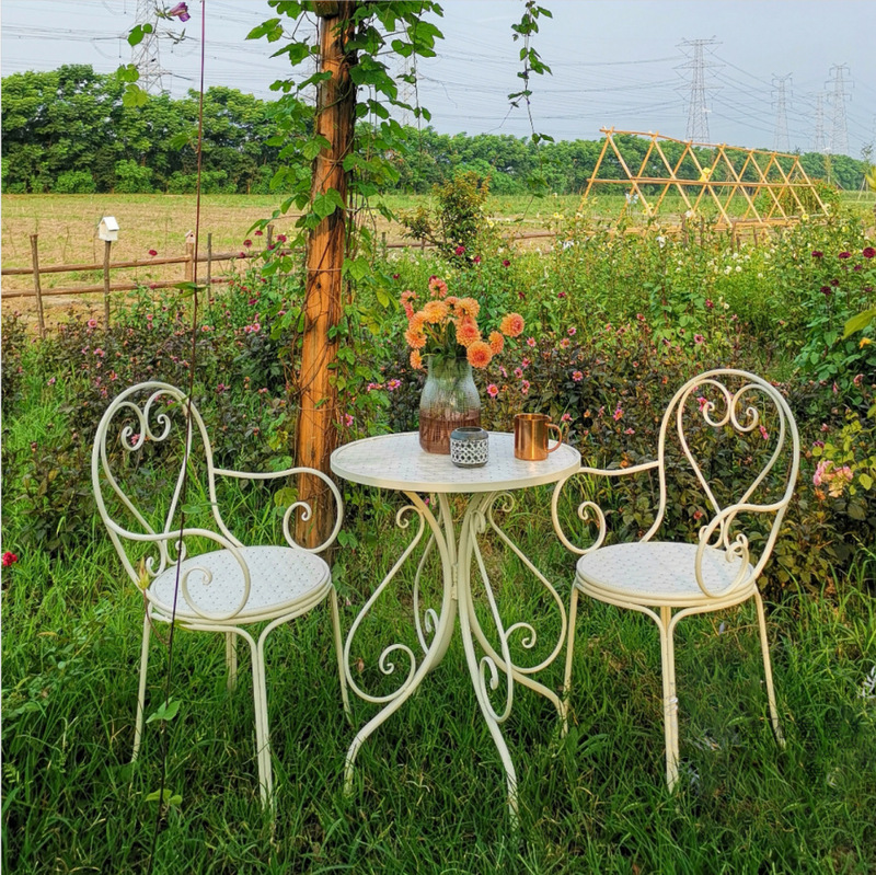 Wrought Iron Balcony Table and Chair Three-Piece Set, Outdoor Small Coffee Table for Patio and Garden, Home Decor Set in Pastoral Style Wrought Iron Balcony Table and Chair Three-Piece Set, Outdoor Small Coffee Table for Patio and Garden, Home Decor Set in Pastoral Style