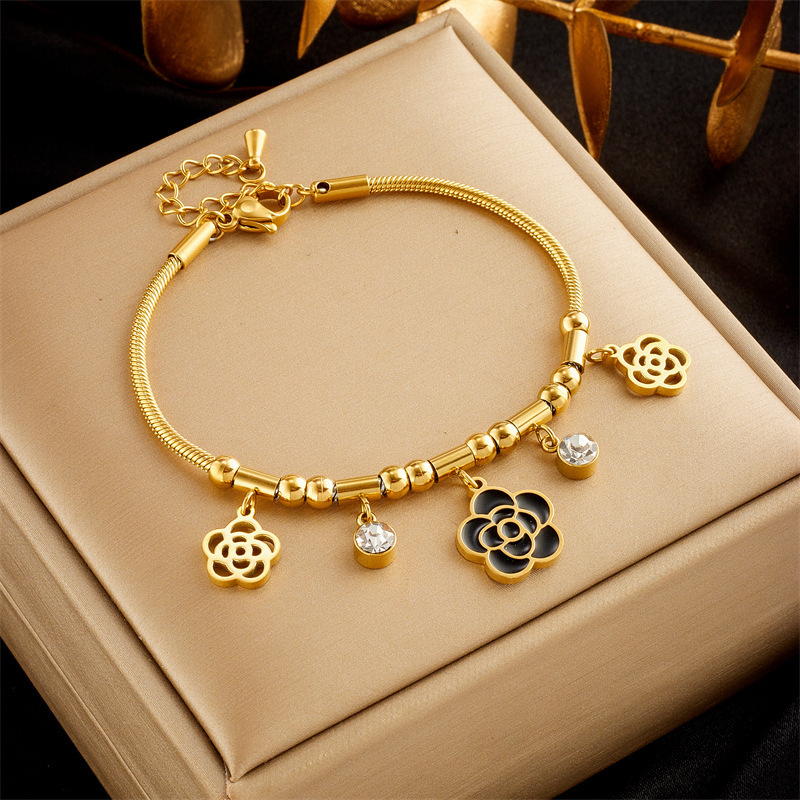 Black Flower Pendant Bracelet with Diamonds, Light Luxury Niche Stainless Steel Design Chain, Fashionable and Versatile New Style Trendy Bracelet