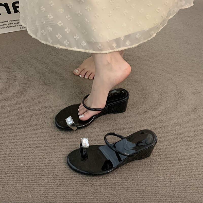 2026 verano nuevo estilo francés de diamante con zapatillas de dedos de las hadas estilo de moda con falda de una pendiente zapatillas frías image 7