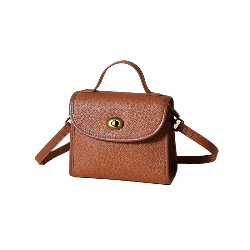 2024 새로운 가죽 어깨 여성용 가방 COWHIDE 봉투 모든 경기 유행 크로스 바디 백 틈새 캐주얼 핸드백