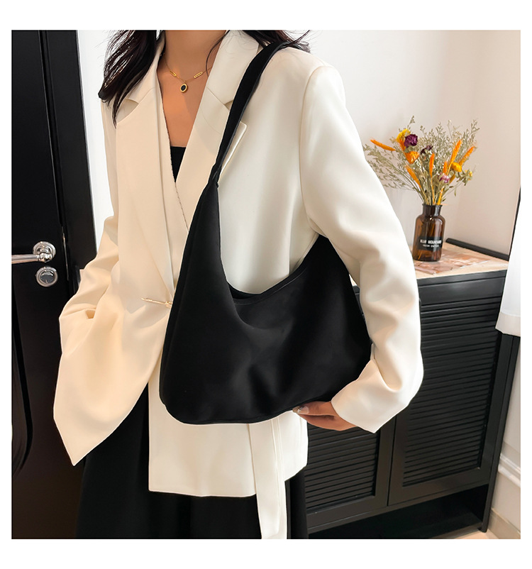 Retro casual commuting large-capacity bag for women, 2024 new autumn and winter suede tote bag, niche casual single-shoulder bag undefined