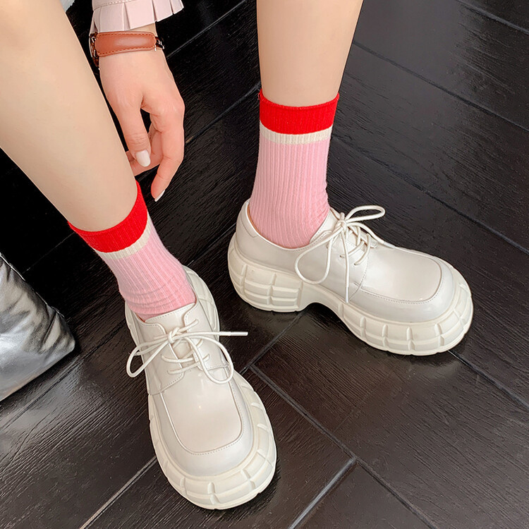 Giày lười nữ da bò phối dây buộc chéo đế xuồng platform phong cách Anh quốc — Màu Đen Hạt mở viền, Màu đen da bò mờ, Màu trắng chi tiết 119