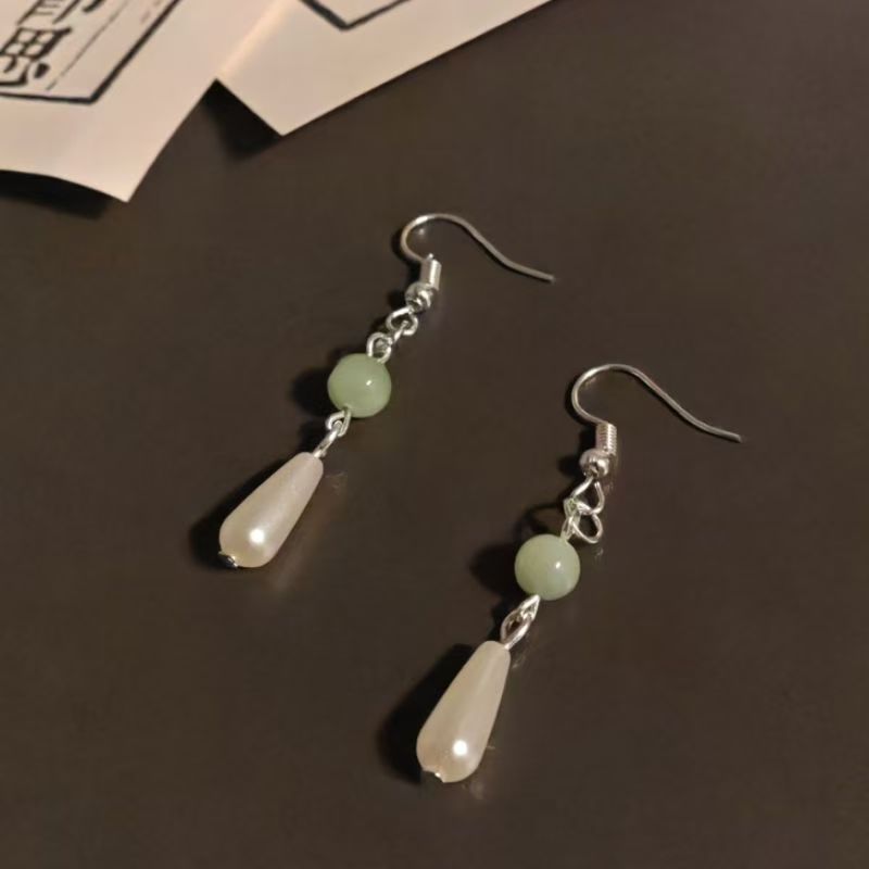 Aguja de plata Retro Nuevo chino Pendientes de perlas y jade Pendientes de Hanfu de estilo de palacio simple Pendientes de abanico clásico