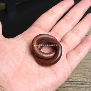 �ד���ľǬ��Ȧ�������������ǵ������ҷ����S�����������ɫ