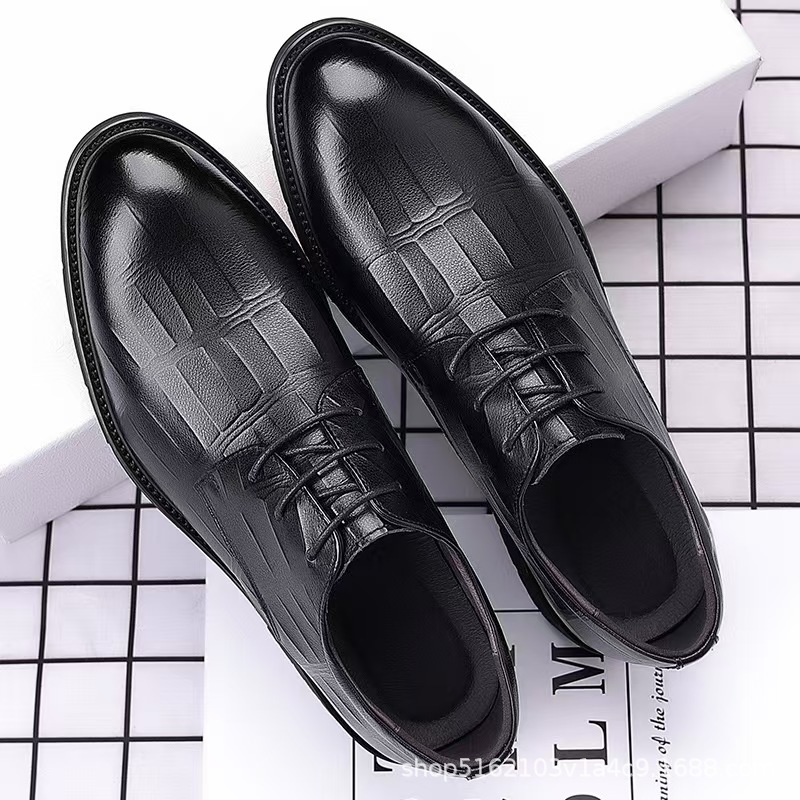 Primavera y otoño con cordones zapatos de cuero formales de negocios británicos zapatos de hombre aumento interior zapatos individuales zapatos al por mayor zapatos casuales de hombre