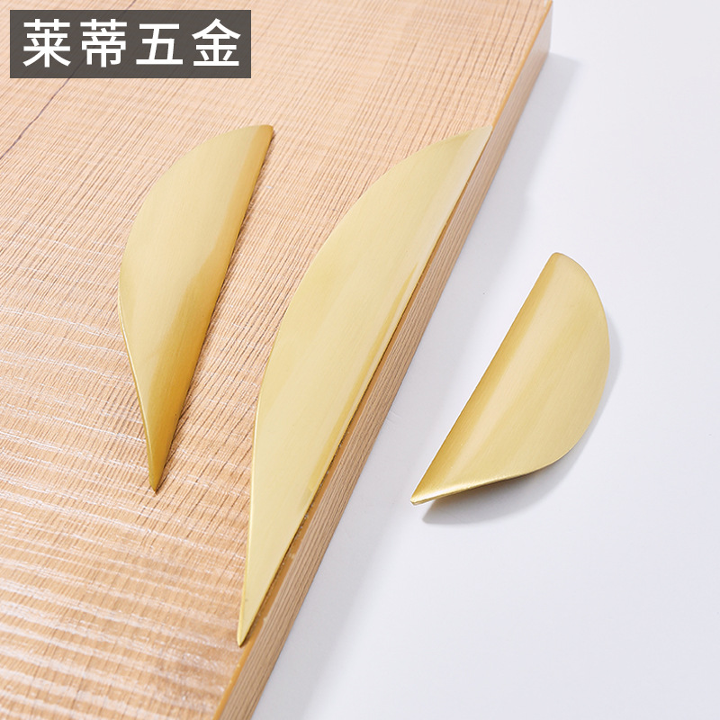 Brass personalized wardrobe door handle drawer handle modern simple light luxury golden cabinet shoe cabinet all copper dark handle