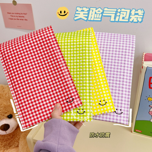 Ins style cute smiling face colorful plaid express bag envelope bag clothing packaging bag shockproof bubble bag