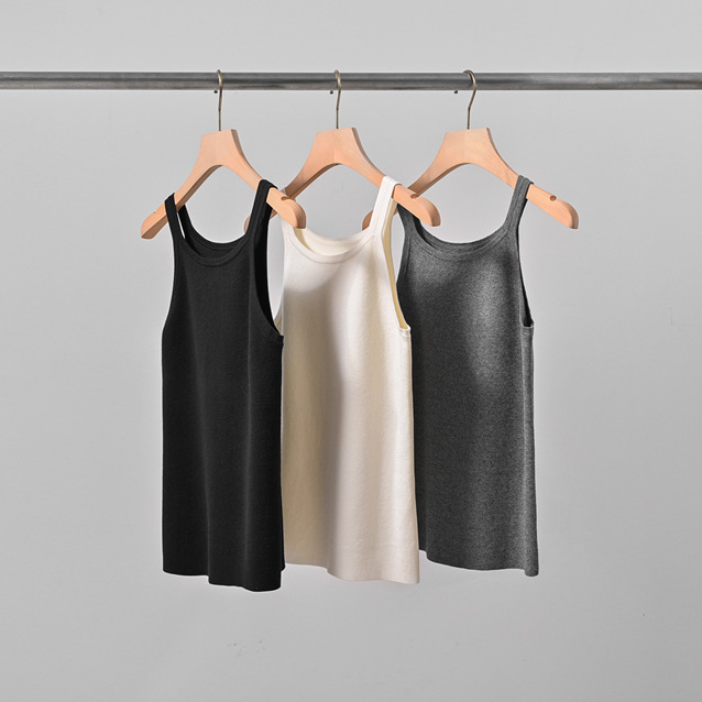 TOTE Nordic Style Minimized Right Angle Shoulder Knitted Vest Slim-fit Tank Vest Women's U-neck Stretch Knitted Vest for Women TOTE Nordic Style Minimized Right Angle Shoulder Knitted Vest Slim-fit Tank Vest Women's U-neck Stretch Knitted Vest for Women