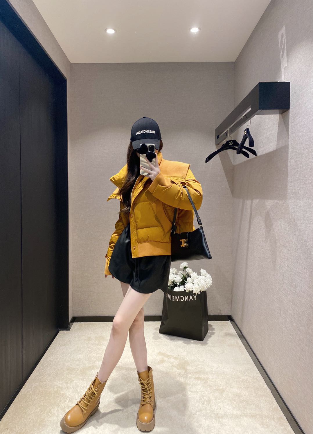 Loose-Fit Short Jacket Image 3
