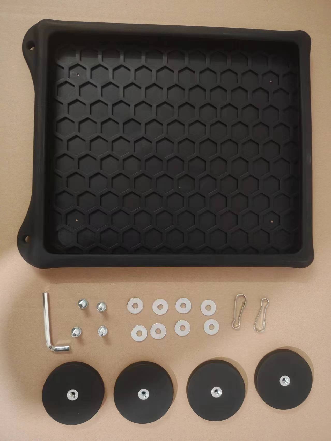 후크가 있는 검정색 자석 4개