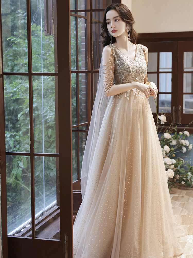 Abito da sera color champagne da donna, stile sobrio e lussuoso, elegante abito da donna per cerimonie di passaggio all'età adulta, lauree e spettacoli._voghion.com