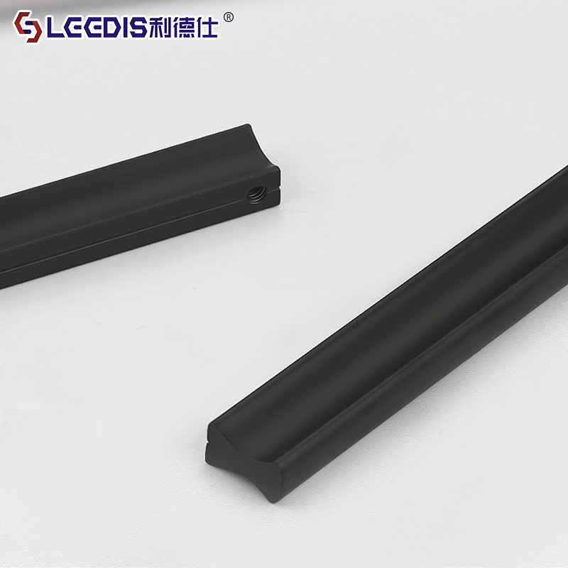 Factory-direct wardrobe and cabinet long handles—modern, minimalist design in black; cabinet door & drawer knobs; furniture hardware