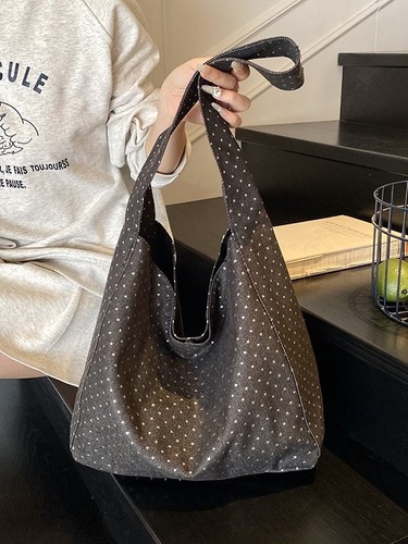 Korean-style leopard print canvas bag for women, stylish and versatile tote bag with dots, large capacity, student shoulder bag, casual design.