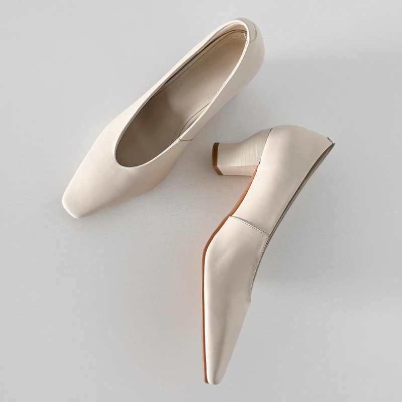 Minimalist Style Cowhide Witch High Heels 2026 Spring Chunky Heel Commuting Small Square Toe Genuine Leather Shallow Mouth Single Shoes for Women Minimalist Style Cowhide Witch High Heels 2026 Spring Chunky Heel Commuting Small Square Toe Genuine Leather Shallow Mouth Single Shoes for Women