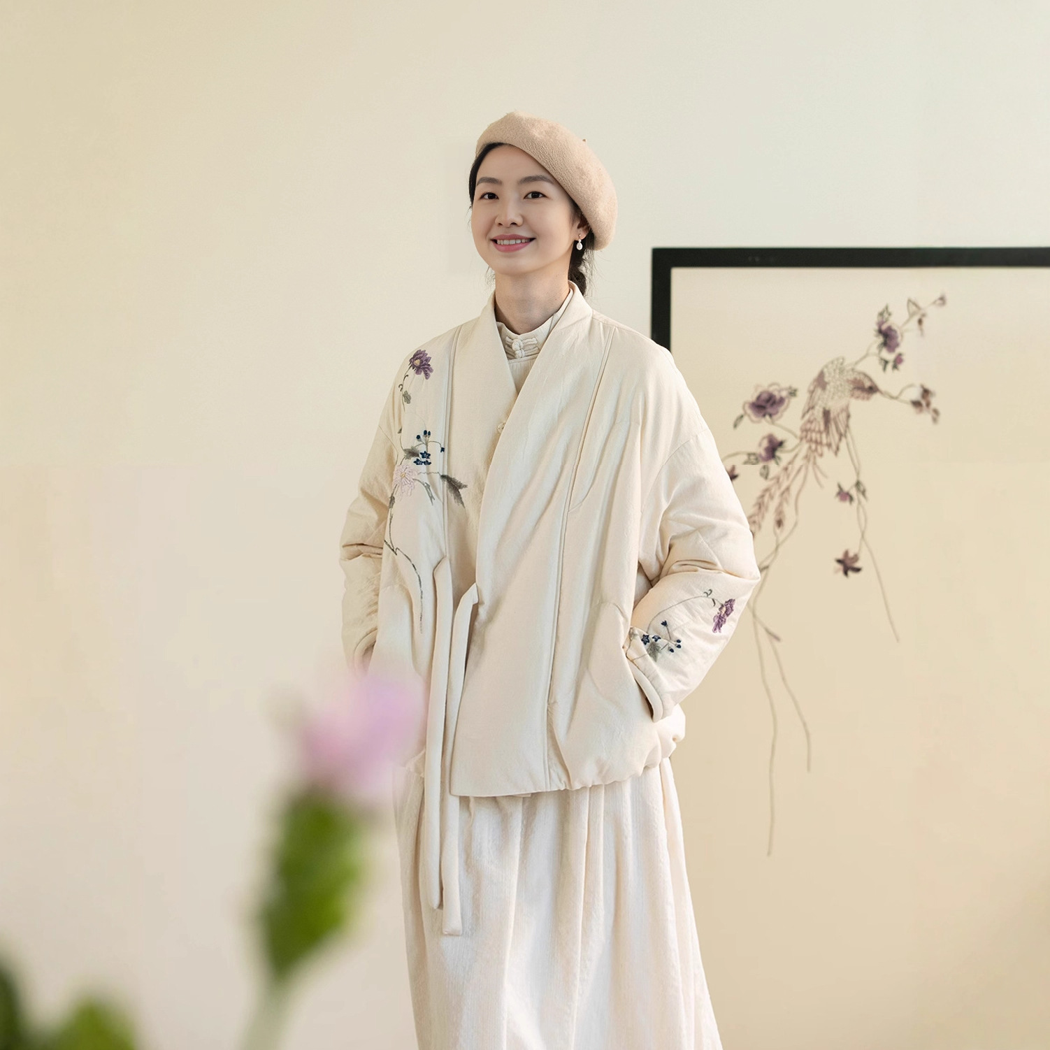 现货特价新中式刺绣白鸭绒羽绒服外套女 冬季新款国风短款羽绒上