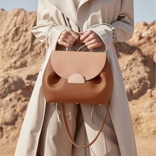 �羳Polene���`��С�i��ЦĘ��С���OӋ�μ��p��б���ͨ��Ů����