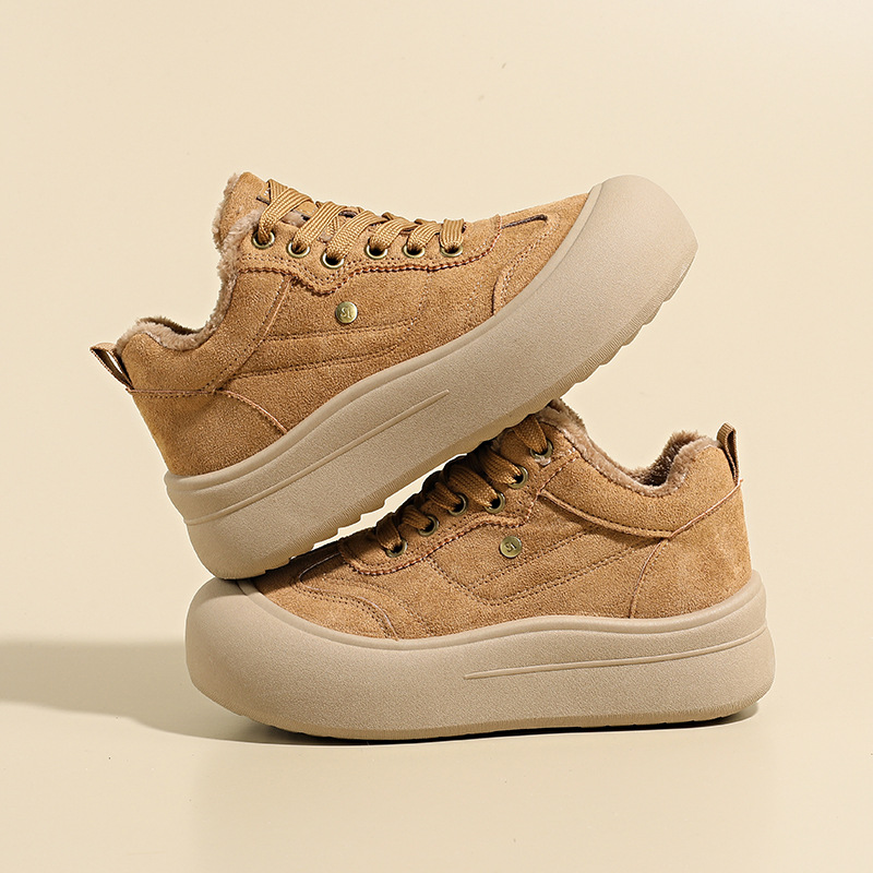 Gran cabeza bonita zapatos de alta altura para mujeres otoño y invierno 2025 nuevo estilo de moda retro de terciopelo versátil zapatos casuales muffin de suela gruesa