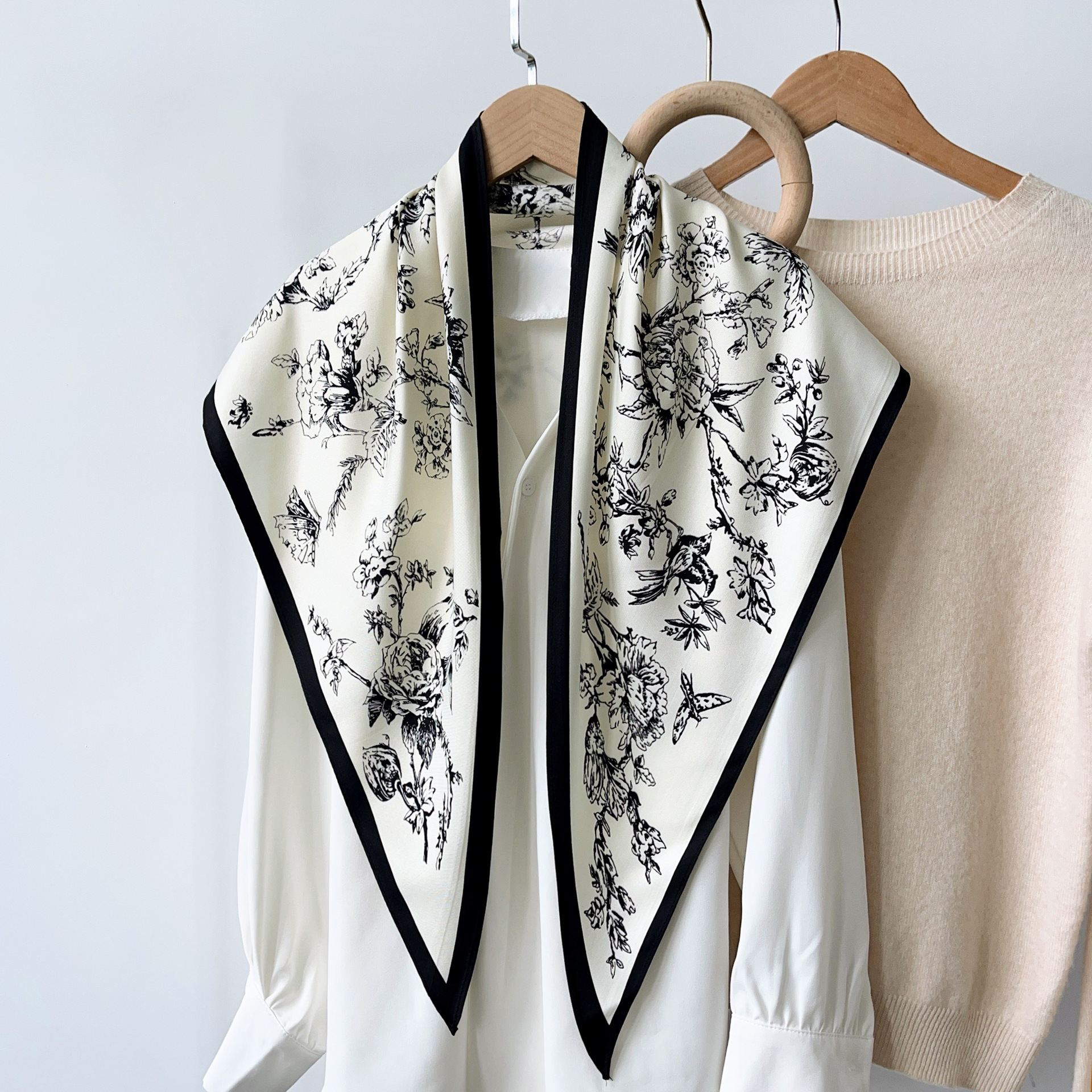 2025 nuevo estilo verano todo-fósforo cintura a juego camisa traje de mezclilla chal seda de sarga toalla triangular de moda fresca