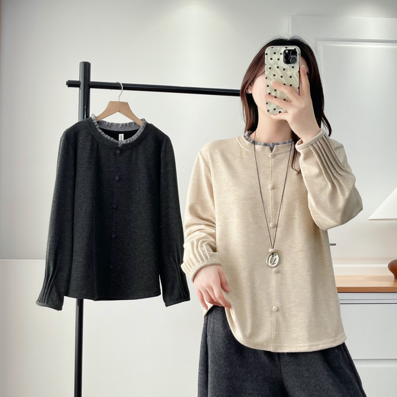 Plus Size Women's Elegant Ruffled Collar Knit Top, Loose Fit, Flattering and Stylish Pullover Sweater J318