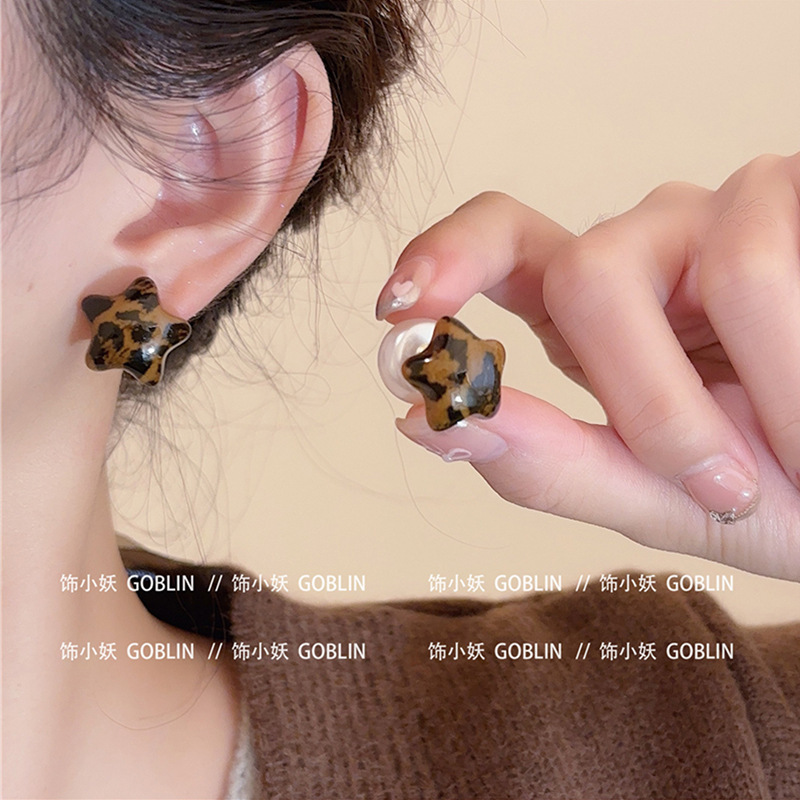 Pendientes de circón súper flash de alta calidad con aguja de plata 925 Pendientes de estilo explosivo de temperamento exquisito de lujo ligero femenino Pendientes de primavera y verano al por mayor