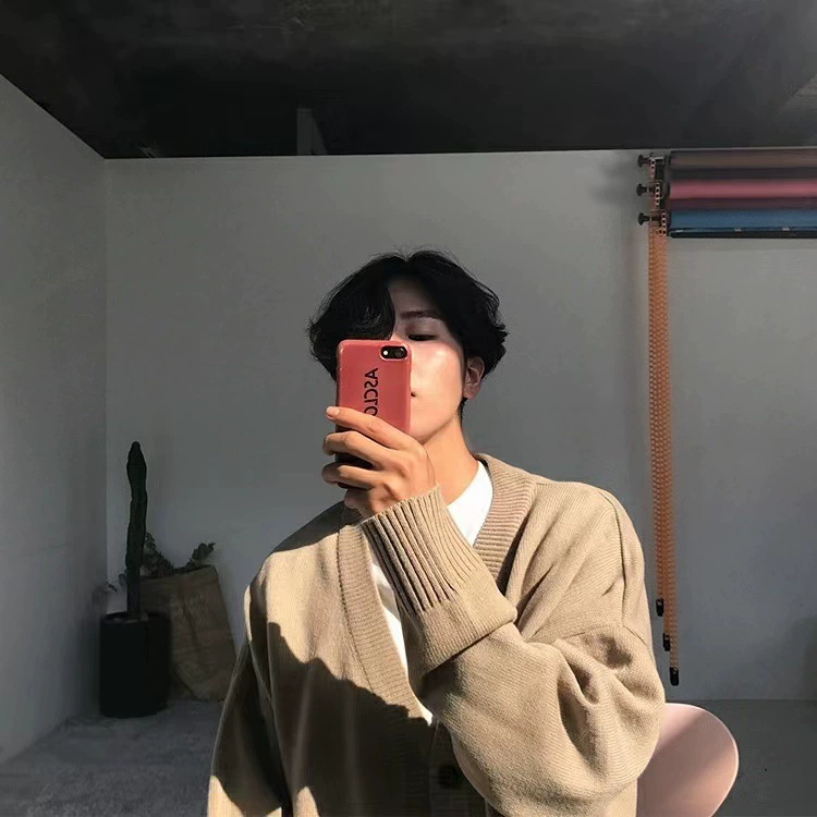 Трикотаж мужской в Корейском стиле, свободный V-образный вырез, красивый высококачественный однобортный однотонный осенний кардиган, свитер, пальто для мужчин