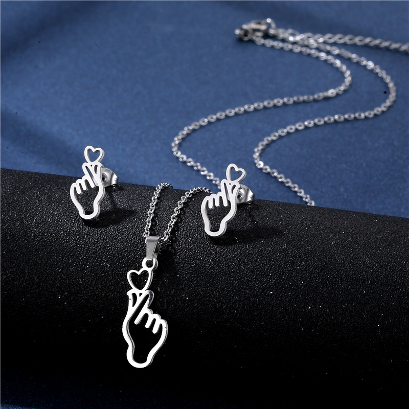 Simple fashion hollow gesture heart-shaped stainless steel clavicle chain earrings set