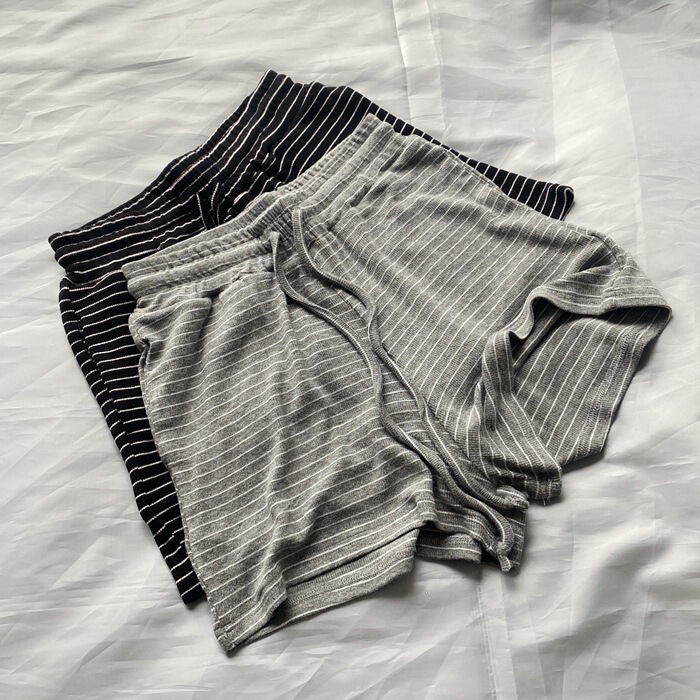 Soft and comfortable striped women's shorts, black and gray basic color yoga pants, free shipping, natural knitted high-elasticity cotton pants Soft and comfortable striped women's shorts, black and gray basic color yoga pants, free shipping, natural knitted high-elasticity cotton pants